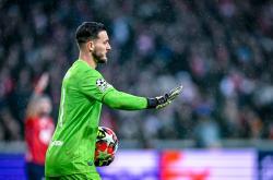 lol战绩查询-阿贾克斯门将神勇扑救,帮助球队获胜