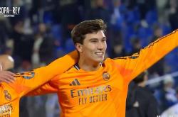 lol官网-包含皇马前锋射门技术高超,成为得分机器的词条