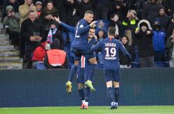 lol高校认证-美国险胜莱比锡红牛，梅西扛起全队