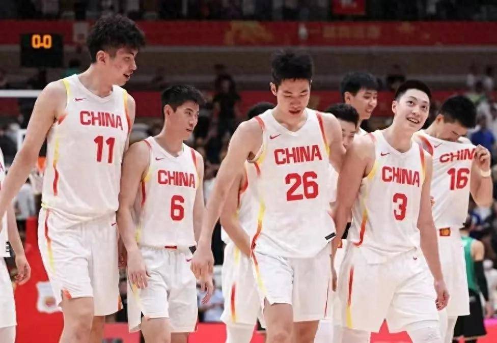 关于亚足杯热身赛中轮番上演，球员表现亮眼的信息