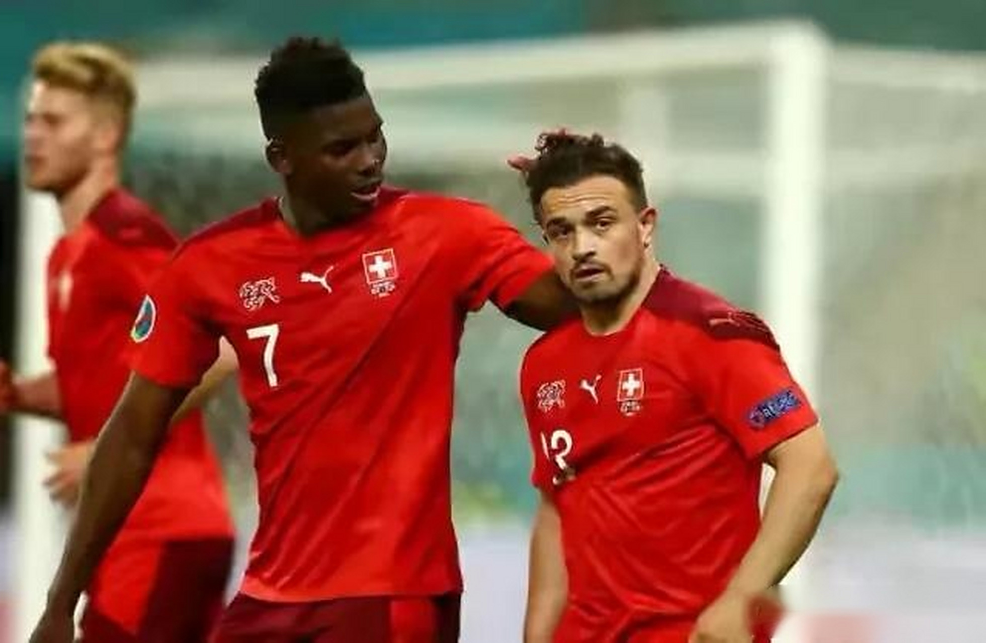 包含瑞士逼平意大利,惊险跻身16强名单的词条 包含瑞士逼平意大利,惊险跻身16强名单的词条