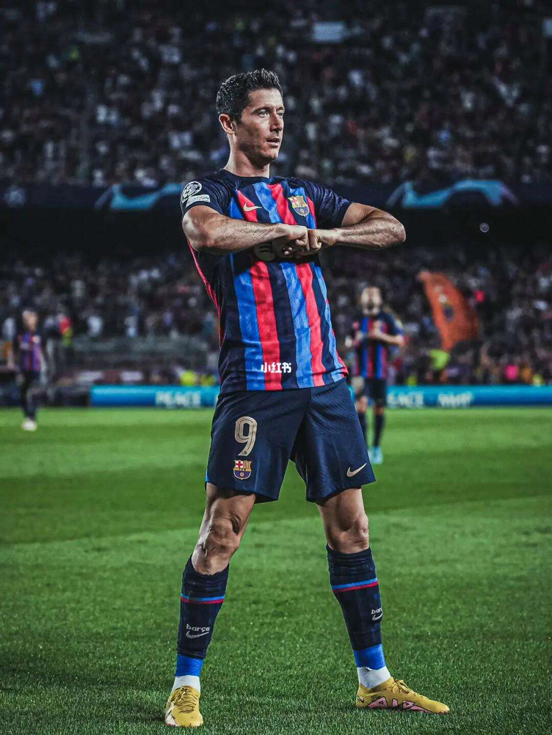 包含葡萄牙绝杀乌拉圭，莱万点燃赛场的词条