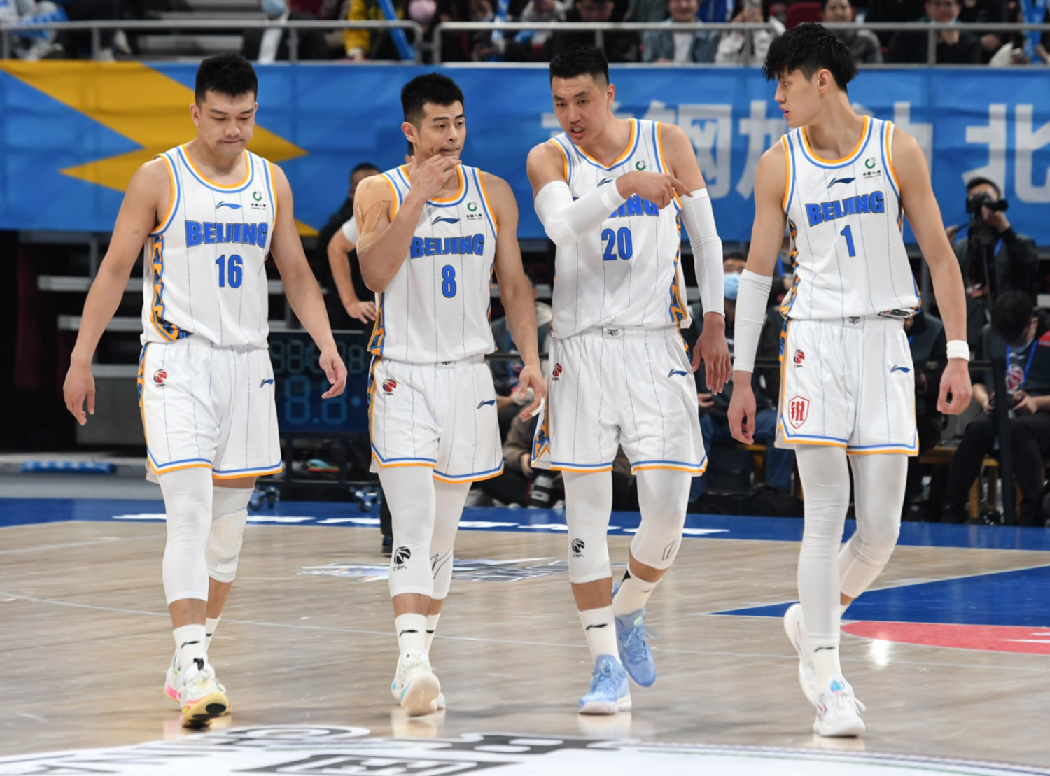 雄鹿轻取北京队,约基奇带队取胜 雄鹿轻取北京队,约基奇带队取胜