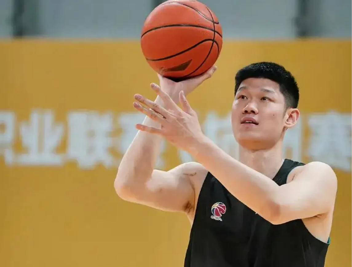 广州队轻取太阳，胡金秋高光表现